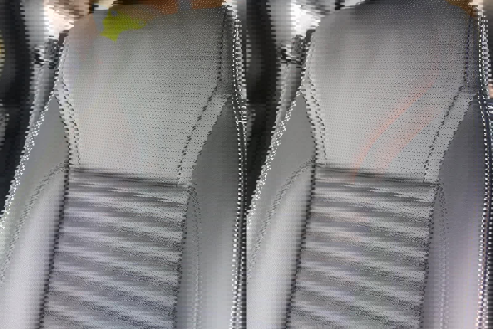 New 2025 Land Rover Discovery S image 25