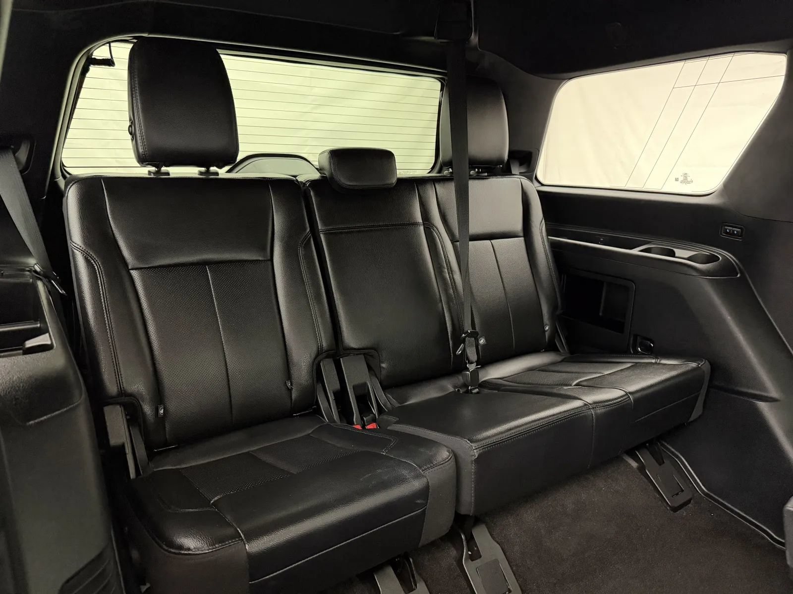 Used 2020 Ford Expedition XLT w/ Equipment Group 202A AWD/4WD image 35