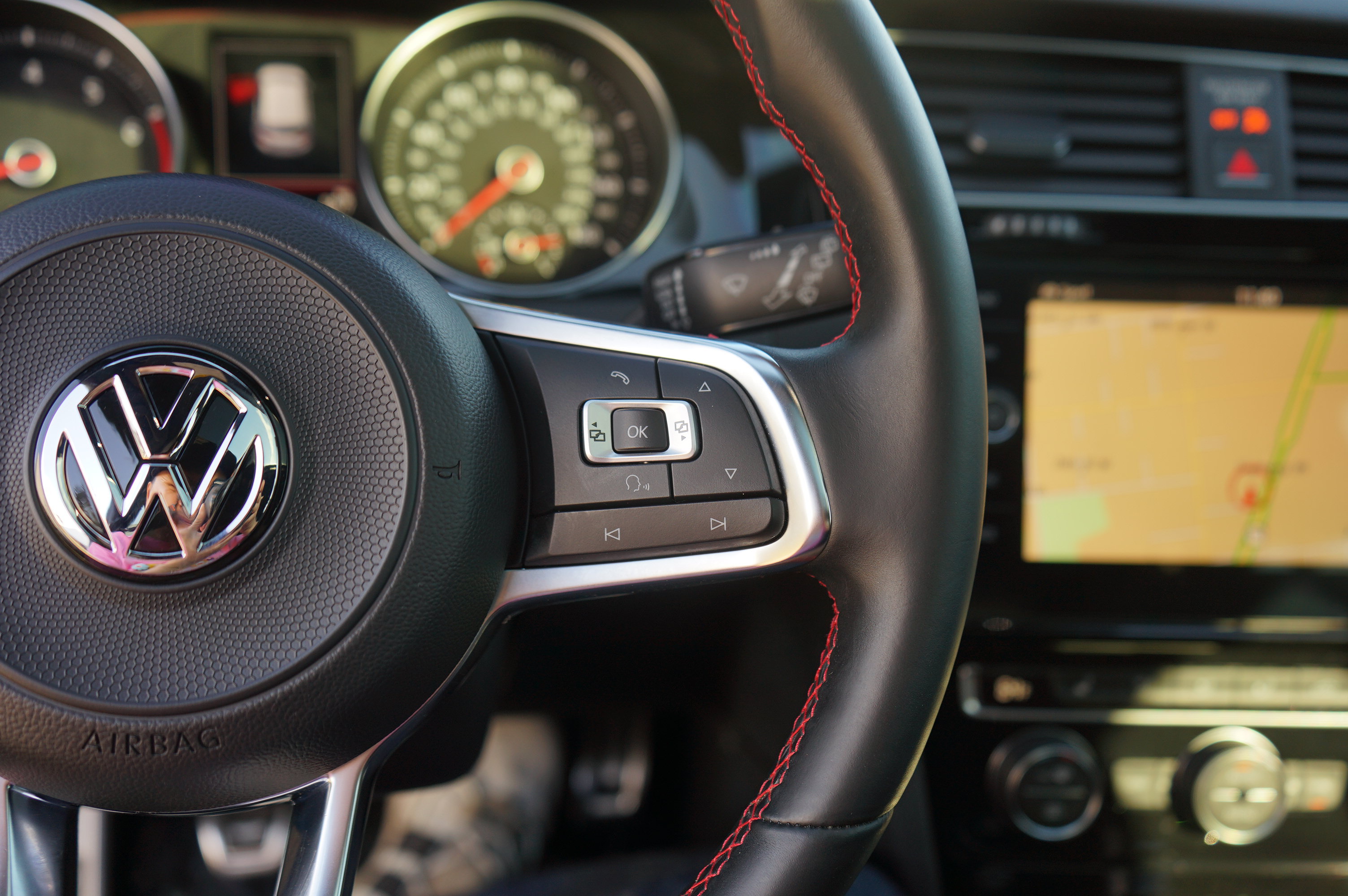 Used 2018 Volkswagen GTI Autobahn FWD image 26