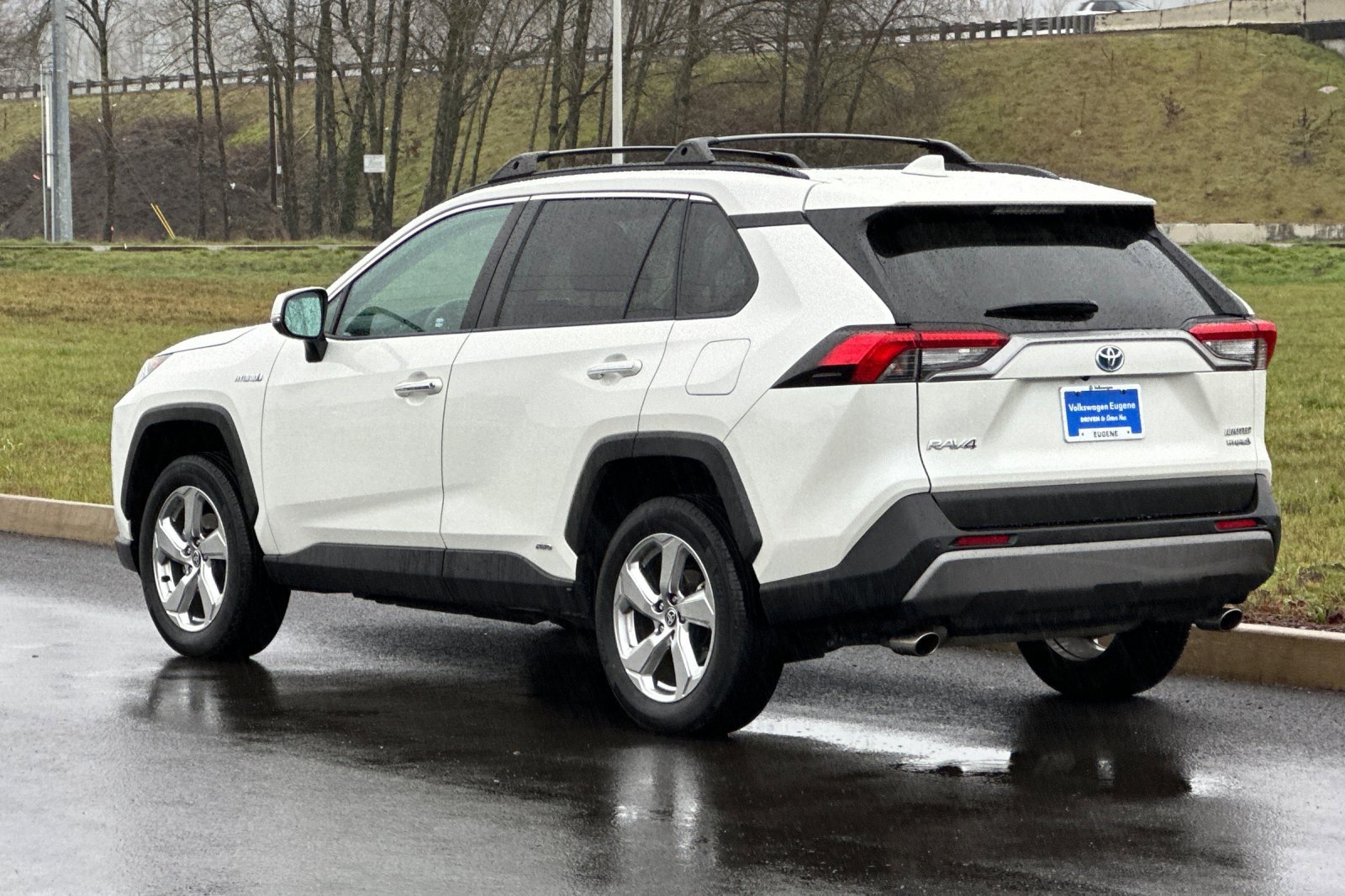 Used 2021 Toyota RAV4 Limited image 5