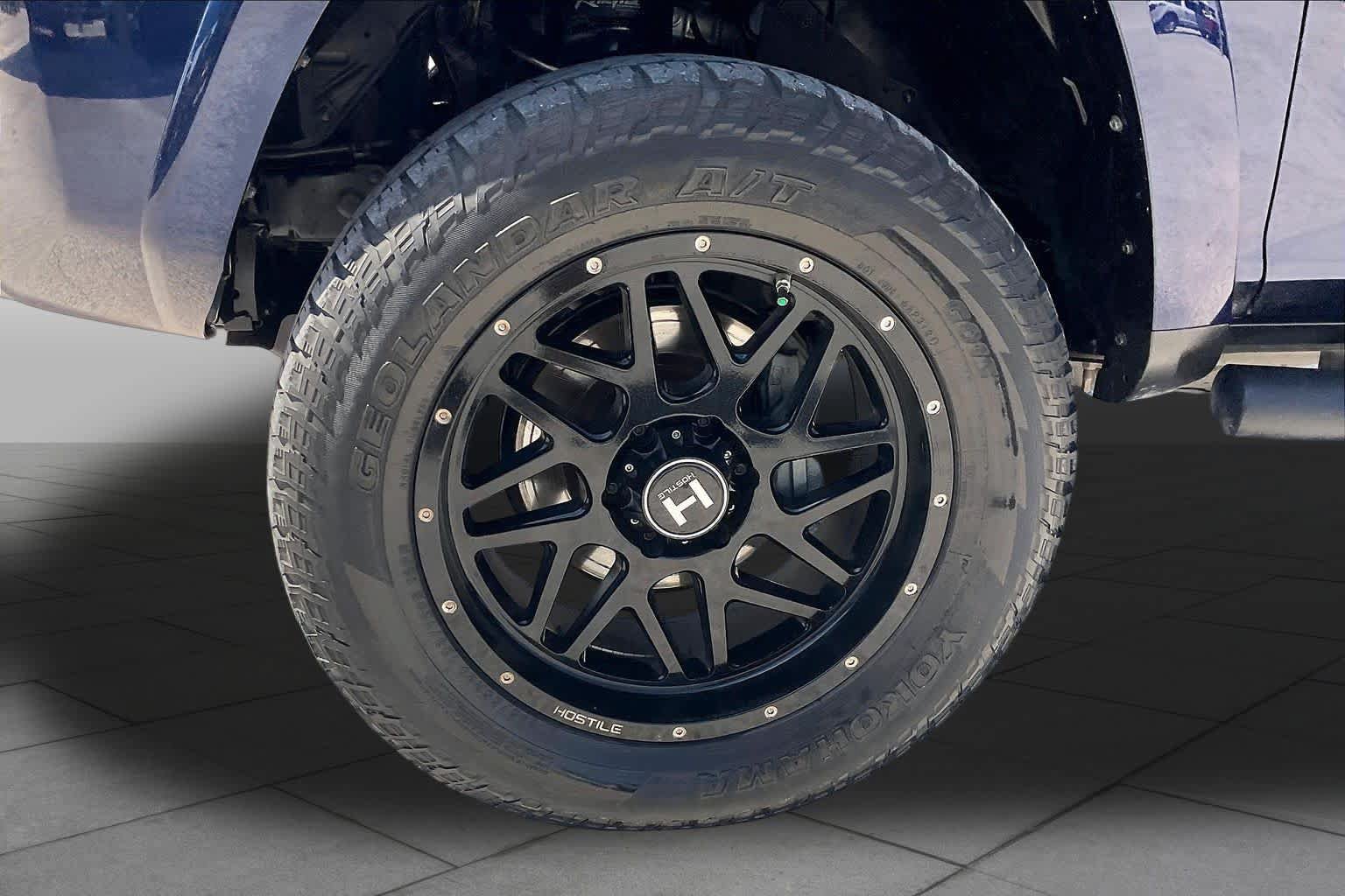 Used 2017 Toyota 4Runner TRD Off-Road Premium AWD/4WD image 10