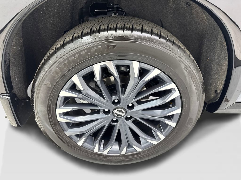 Used 2025 Nissan Rogue Platinum w/ Tech Package image 73