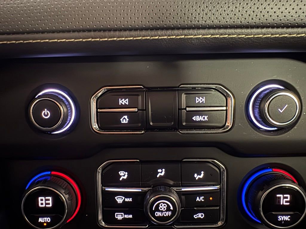 Used 2022 Chevrolet Suburban Premier image 29