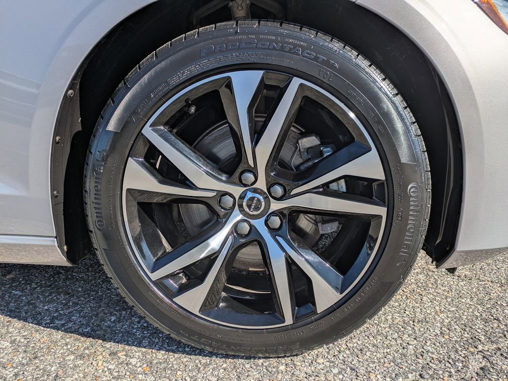 Certified 2025 Volvo S60 B5 Core image 11