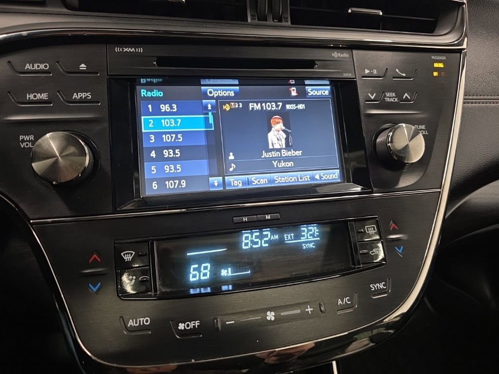 Used 2017 Toyota Avalon XLE Plus w/ All Weather Liner Package image 20