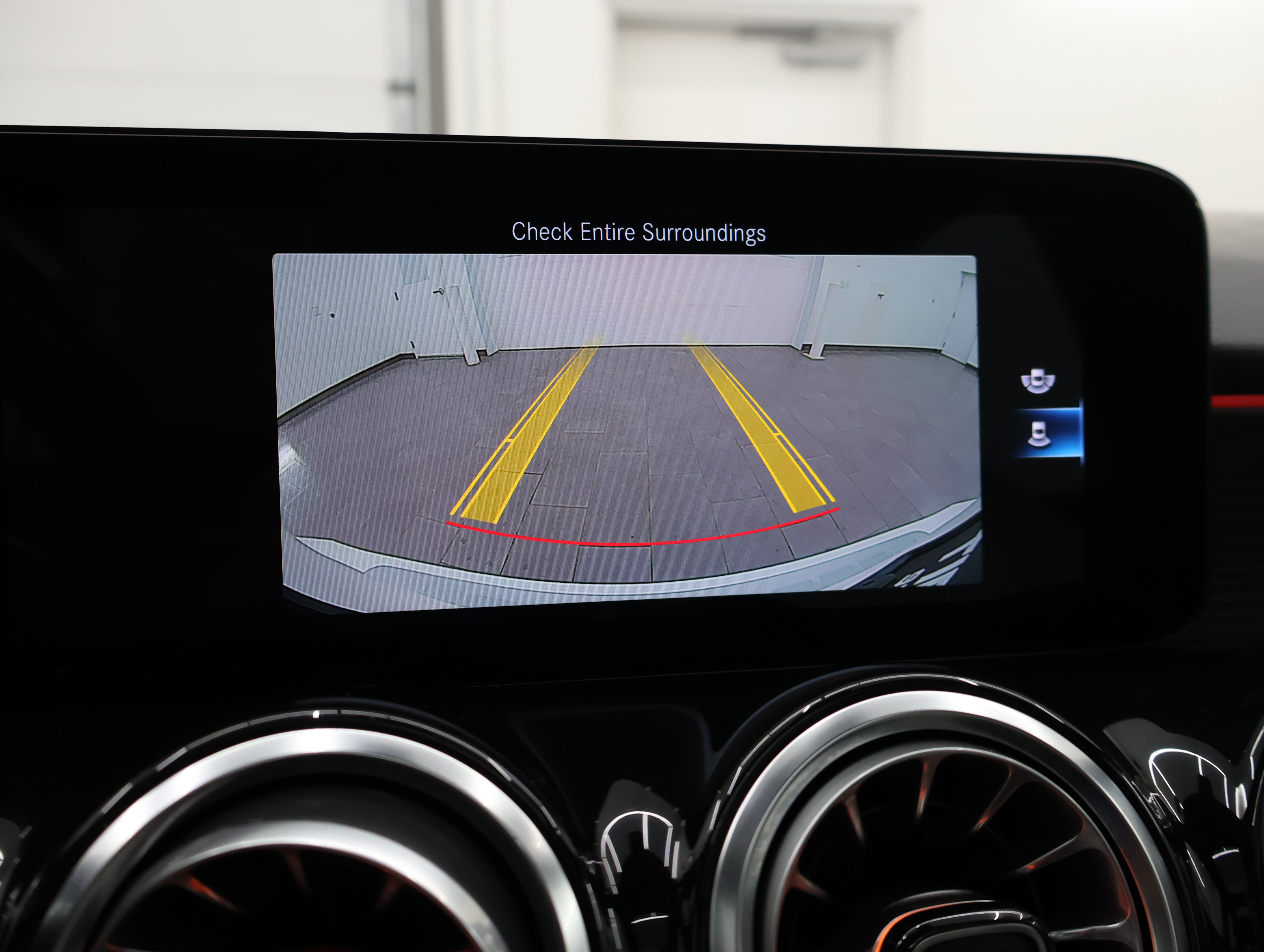 Used 2022 Mercedes-Benz GLB 35 AMG 4MATIC image 17