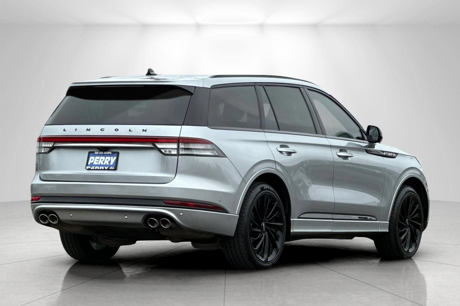 Used 2023 Lincoln Aviator Reserve w/ Equipment Group 201A AWD/4WD image 3