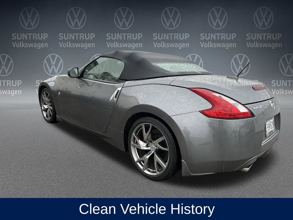 Used 2016 Nissan 370Z Touring Sport image 3