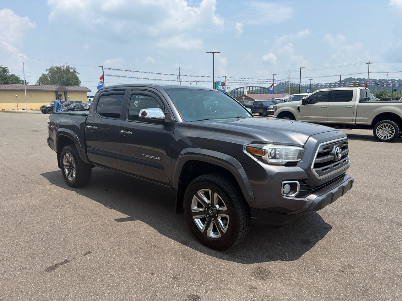 Used 2017 Toyota Tacoma Limited w/ Tow Package AWD/4WD image 3