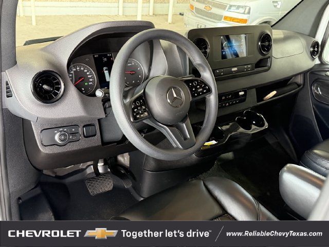 Used 2024 Mercedes-Benz Sprinter 2500 image 6