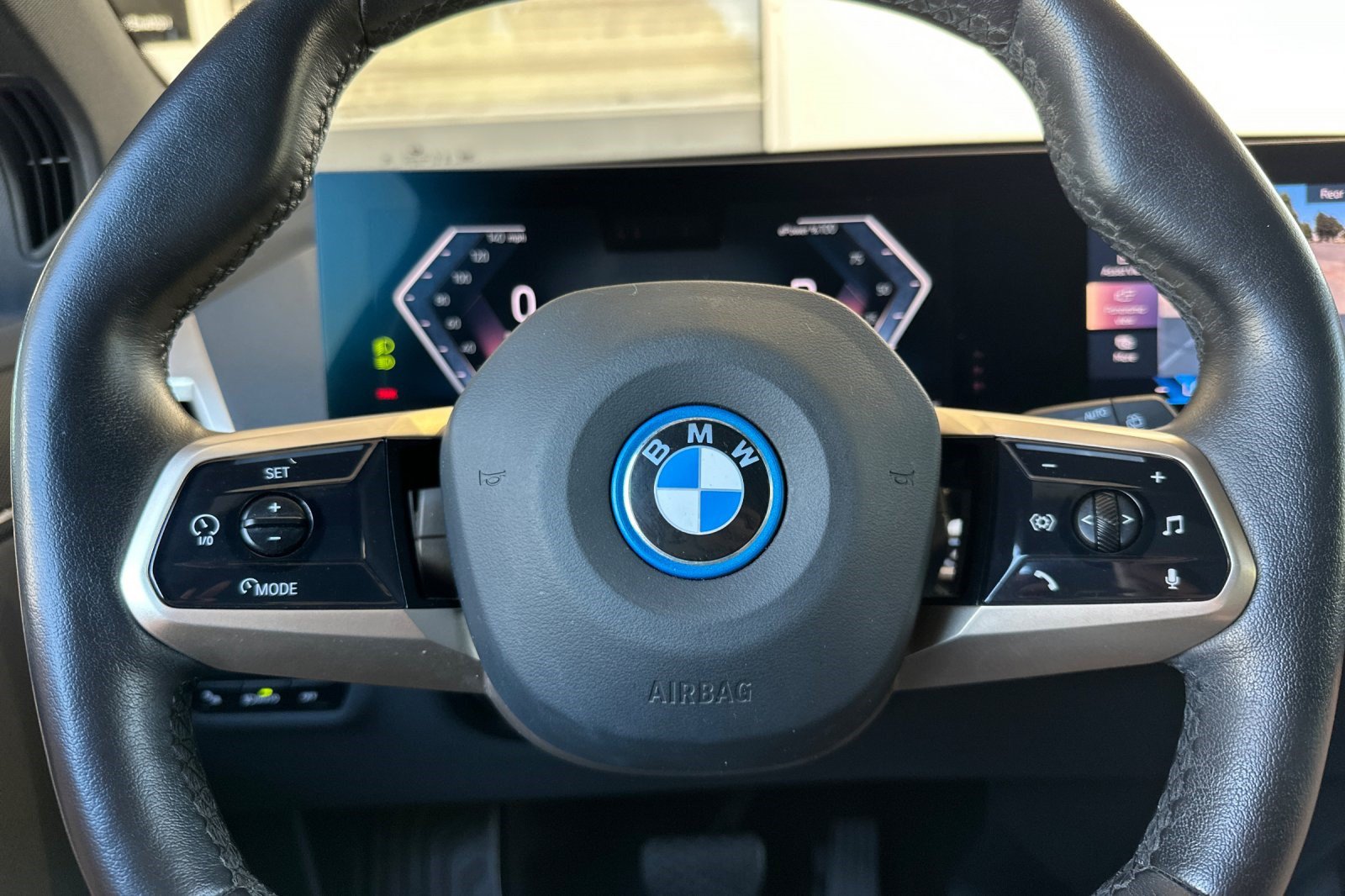 Used 2024 BMW iX xDrive50 w/ Premium Package AWD/4WD image 30