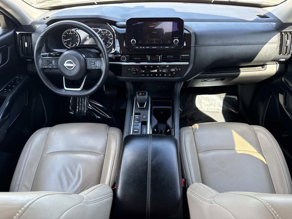 Certified 2024 Nissan Pathfinder SV FWD image 16
