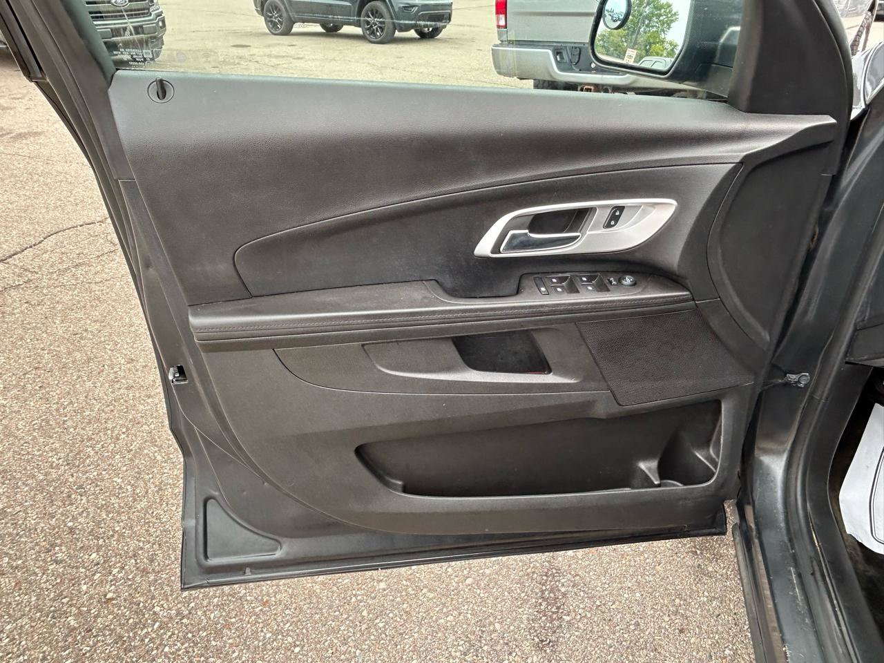 Used 2017 Chevrolet Equinox LS AWD/4WD image 14