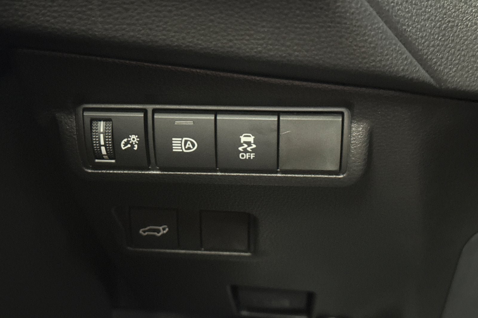 New 2026 Toyota Corolla Cross XLE w/ Convenience Package FWD image 29