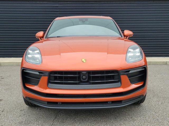 Certified 2023 Porsche Macan AWD/4WD image 10