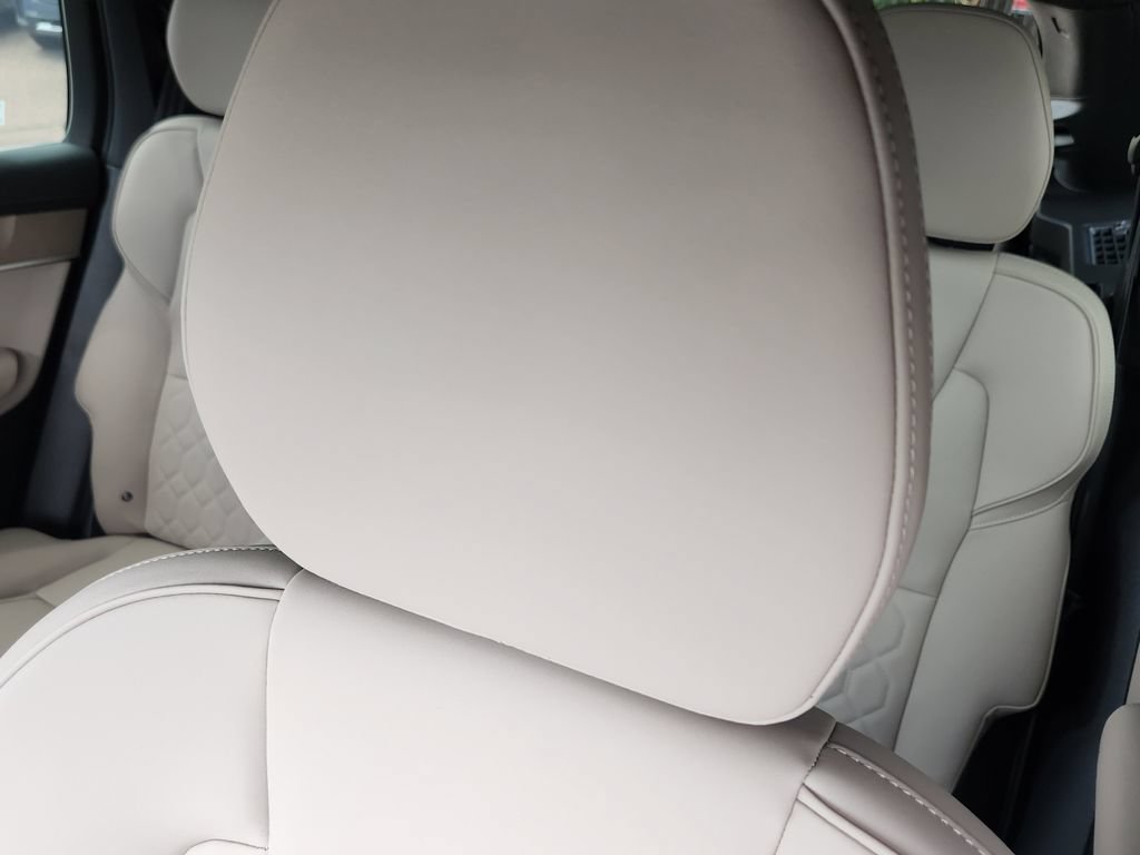 New 2026 Volvo XC90 T8 Plus w/ Protection Package Premier AWD/4WD image 6