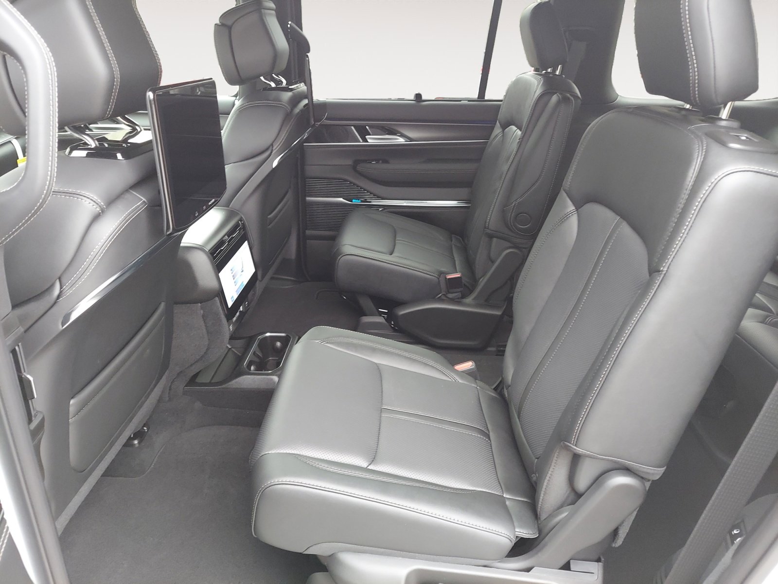 New 2026 Jeep Grand Wagoneer Summit image 24