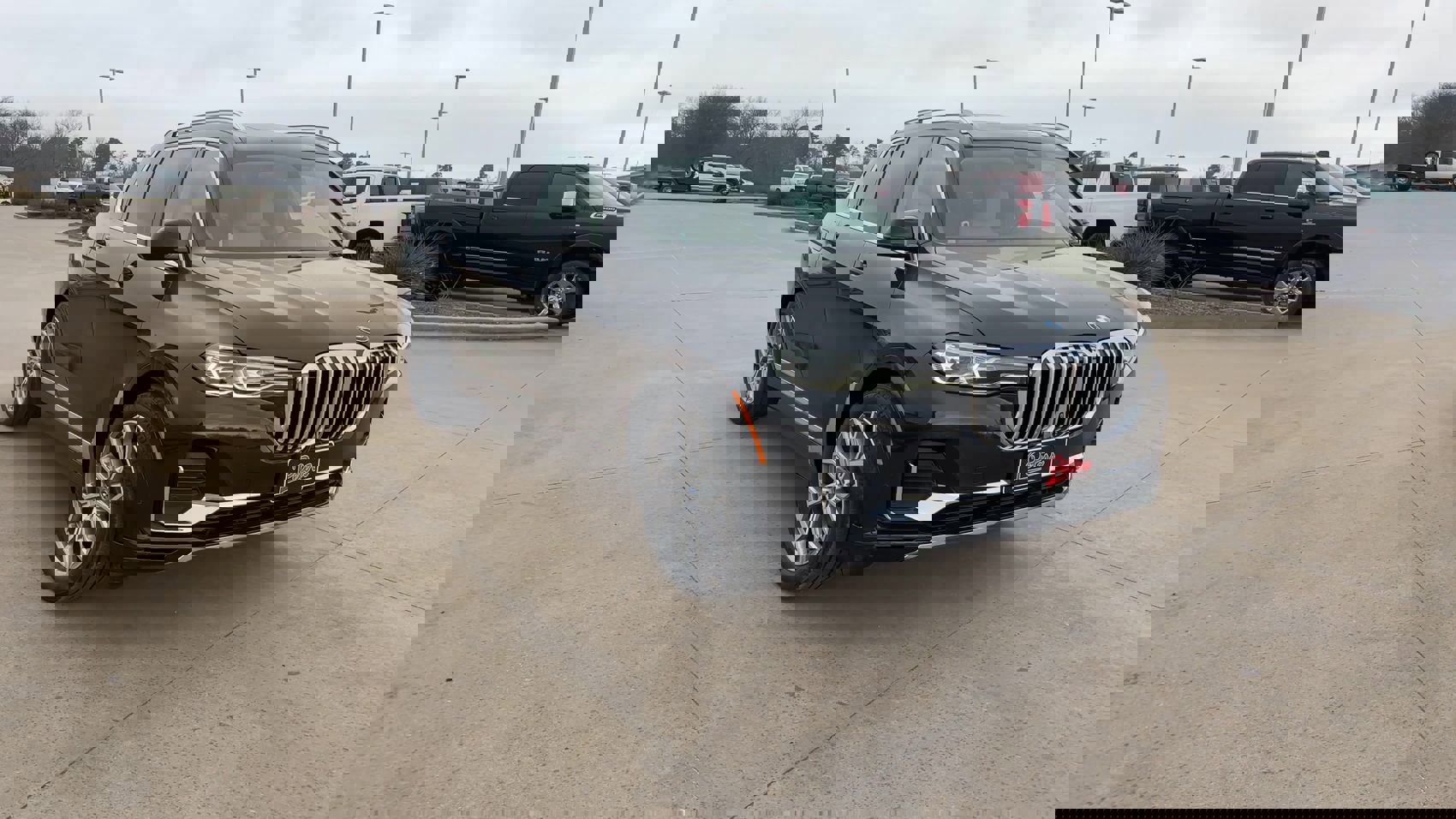 Used 2019 BMW X7 xDrive40i w/ Cold Weather Package image 2