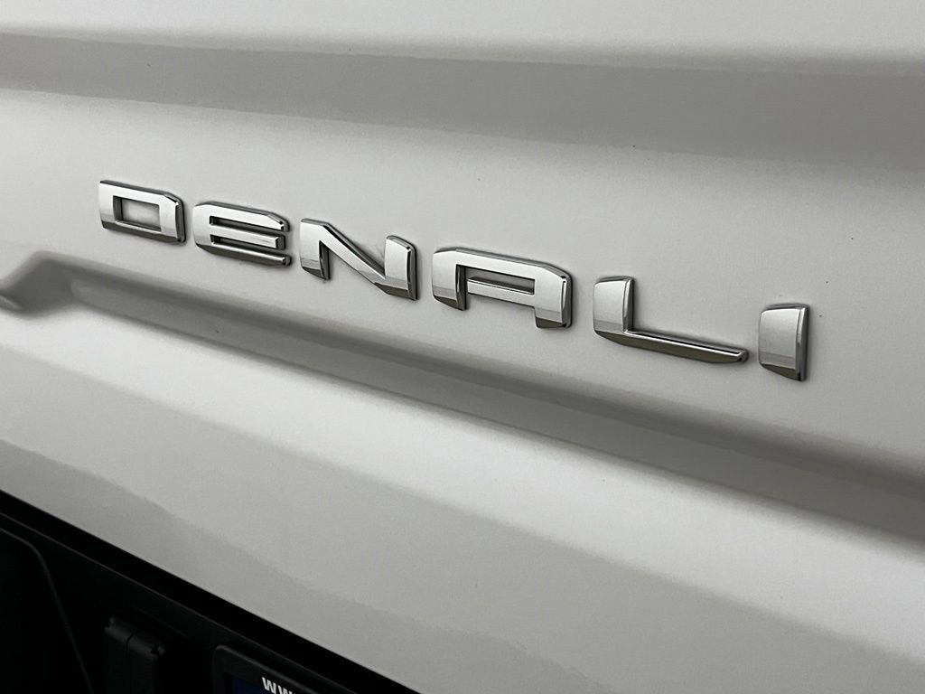 Certified 2023 GMC Sierra 1500 Denali w/ Denali Reserve Package AWD/4WD image 8