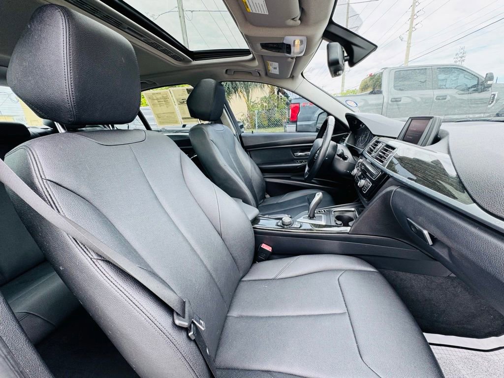 Used 2018 BMW 320i Sedan w/ Convenience Package RWD image 17
