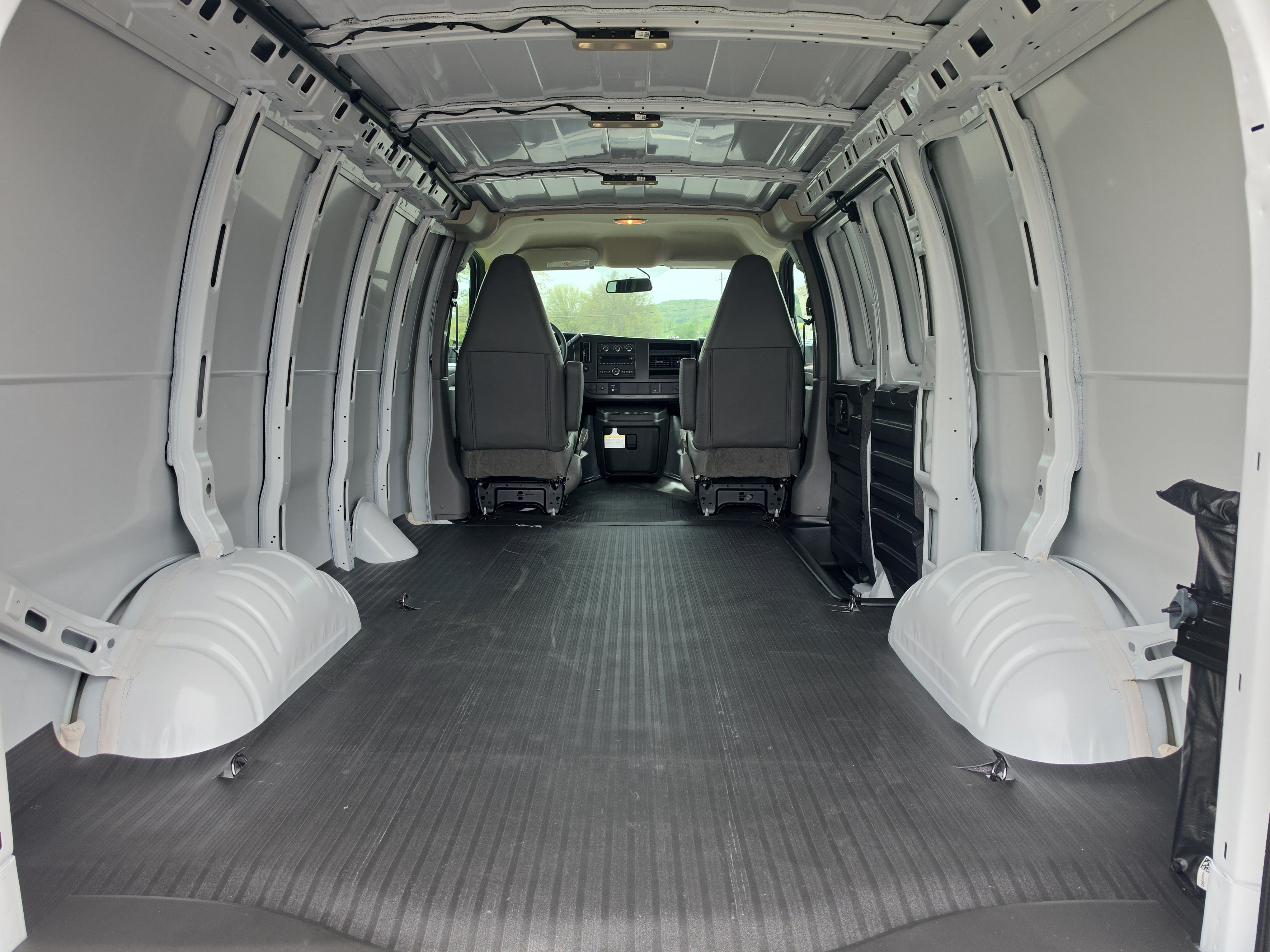 New 2026 Chevrolet Express 3500 RWD image 6