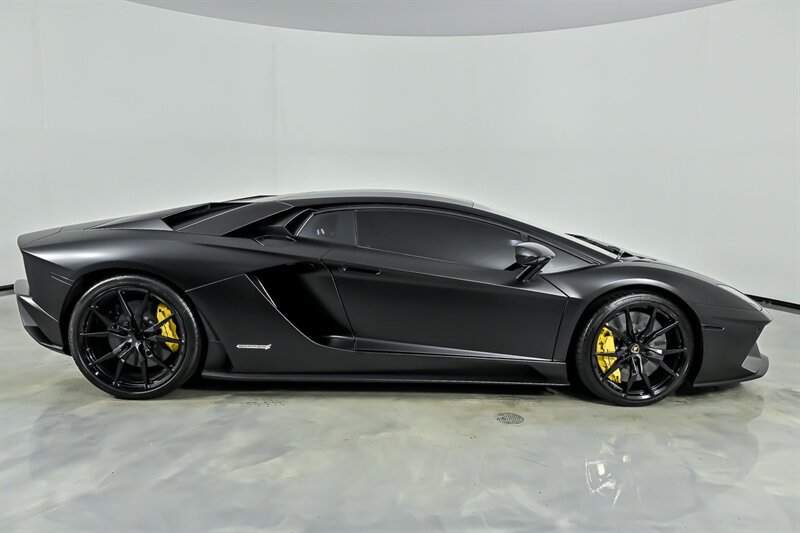 Used 2018 Lamborghini Aventador S AWD/4WD image 13
