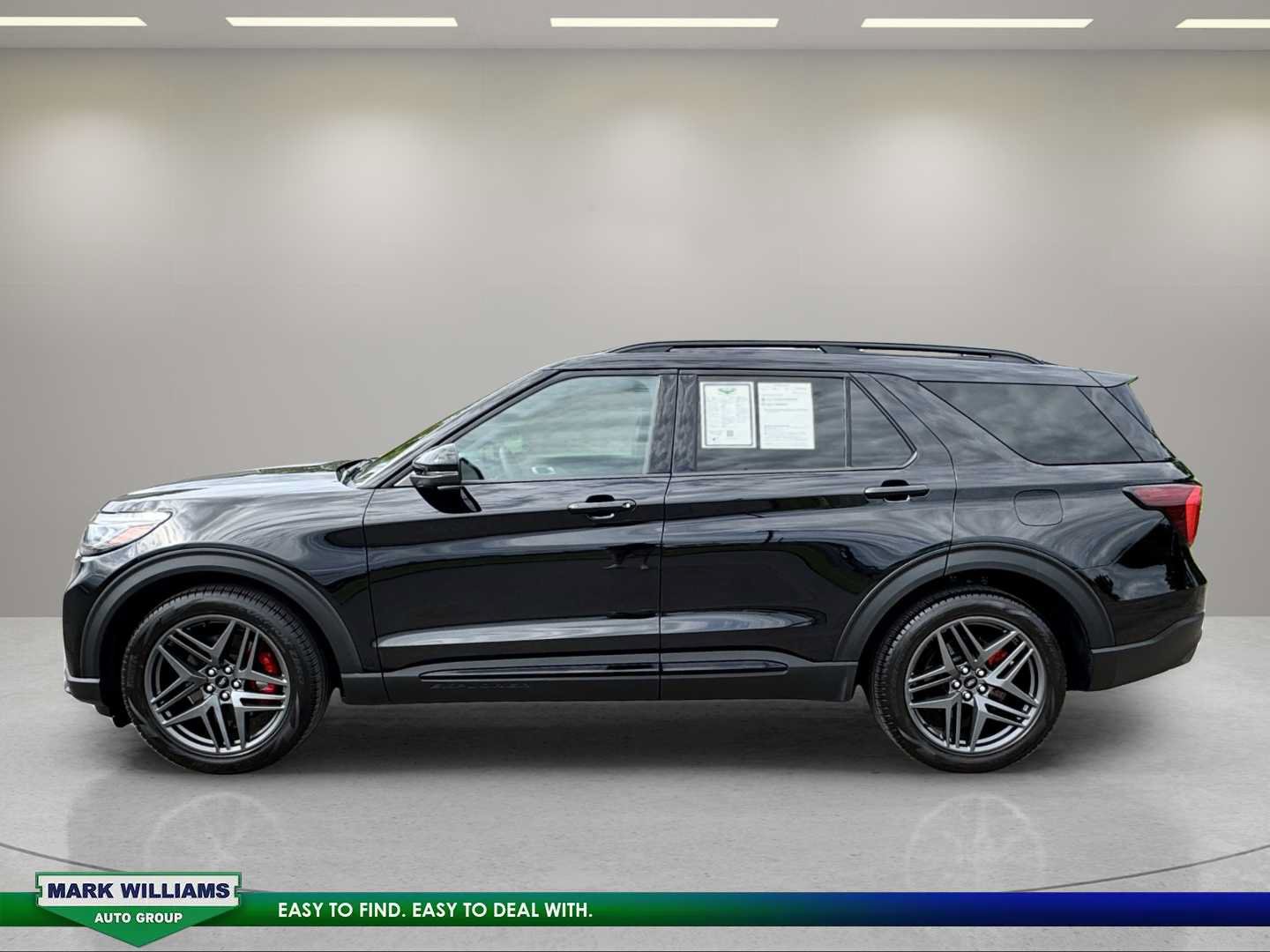 Used 2025 Ford Explorer ST AWD/4WD image 6
