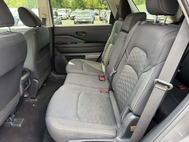 Used 2024 Nissan Pathfinder S AWD/4WD image 14