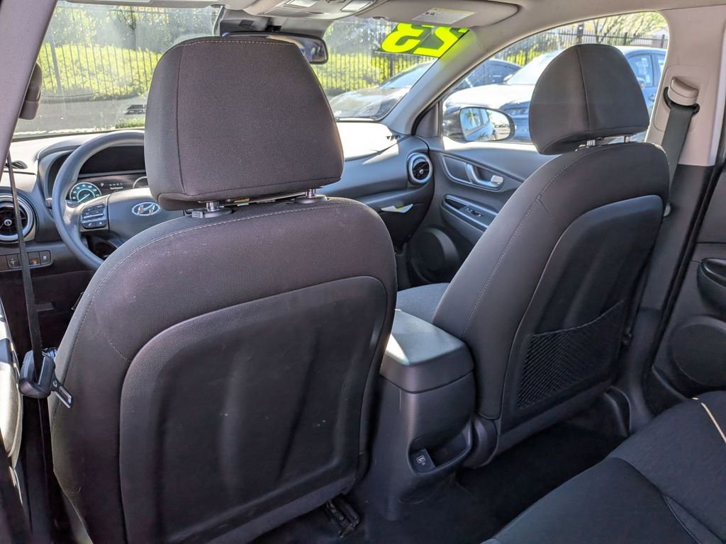 Certified 2023 Hyundai Kona SE image 25