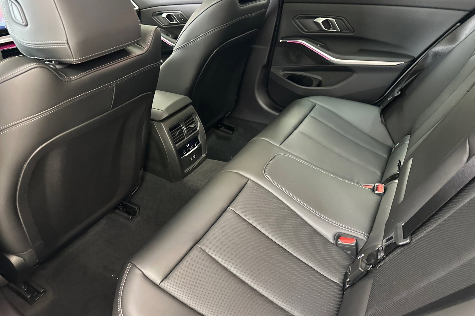 New 2026 BMW 330i Sedan w/ M Sport Package image 20
