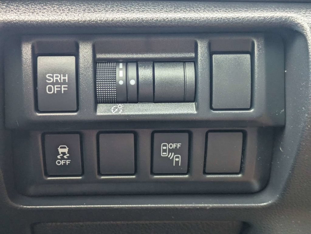 Used 2018 Subaru Crosstrek 2.0i Limited AWD/4WD image 25