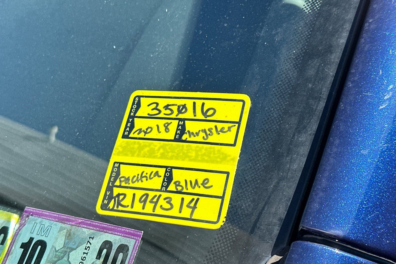 Used 2018 Chrysler Pacifica Touring-L w/ Premium Audio Group image 3