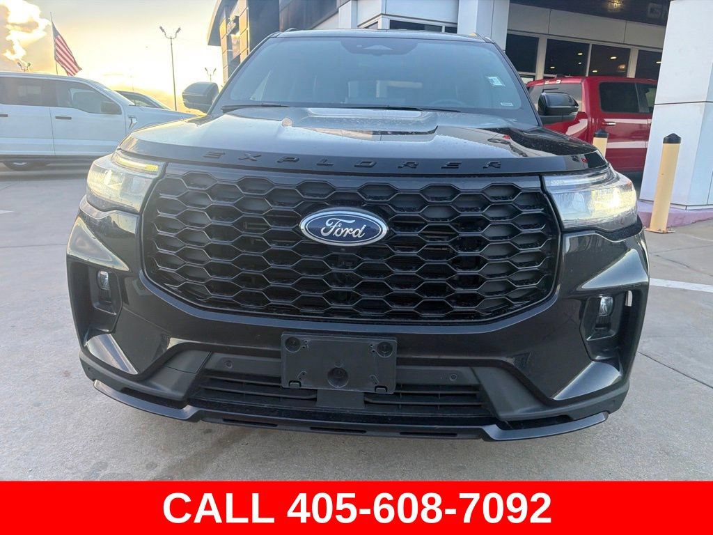 Used 2025 Ford Explorer ST-Line w/ ST-Line Street Pack AWD/4WD image 16