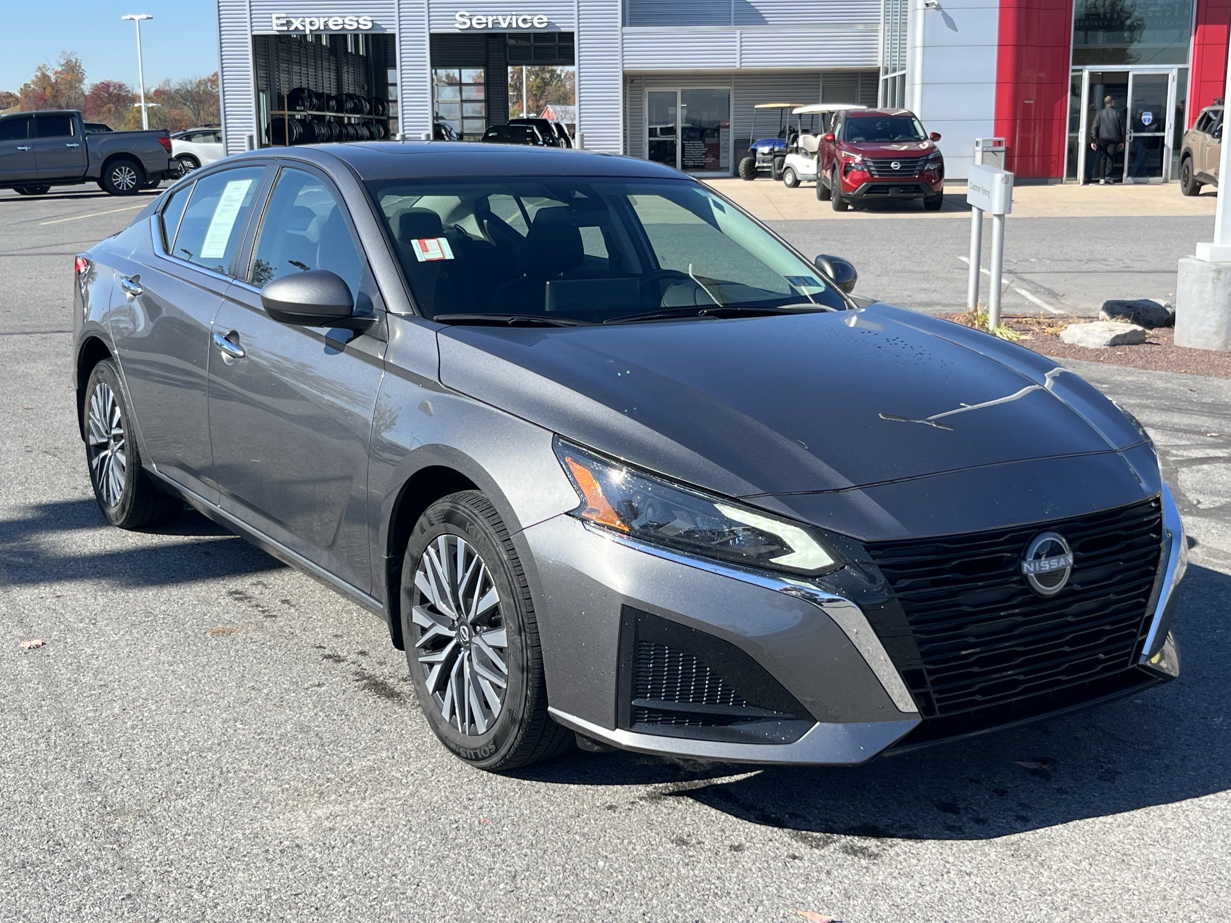 Used 2024 Nissan Altima 2.5 SV w/ SV Premium Package AWD/4WD image 1
