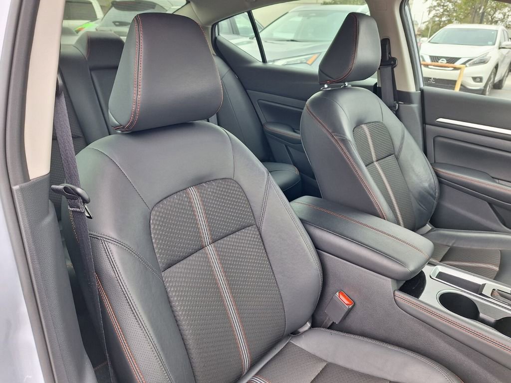 Used 2025 Nissan Altima 2.5 SR image 28