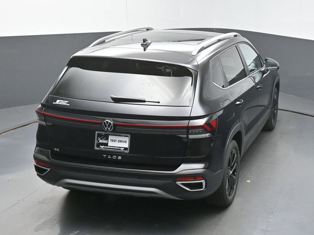 New 2025 Volkswagen Taos SE image 48