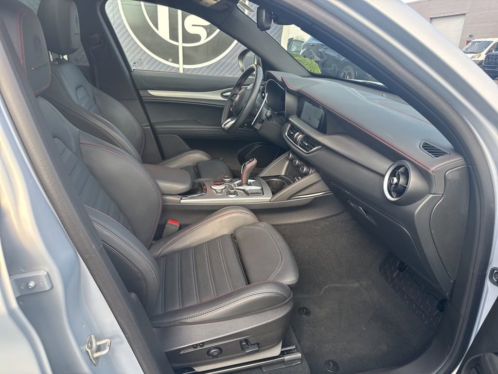 Used 2024 Alfa Romeo Stelvio AWD image 65