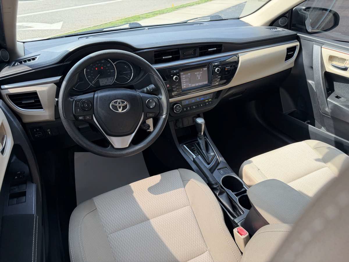 Used 2014 Toyota Corolla LE FWD image 12