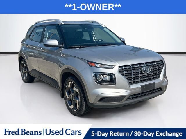 Used 2024 Hyundai Venue SEL FWD image 1