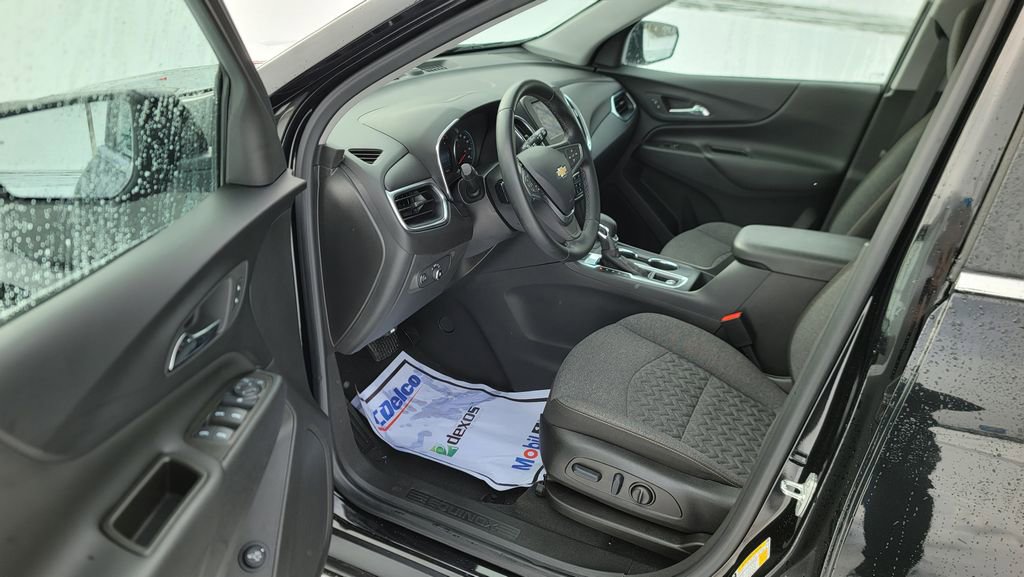 Used 2023 Chevrolet Equinox LT image 18