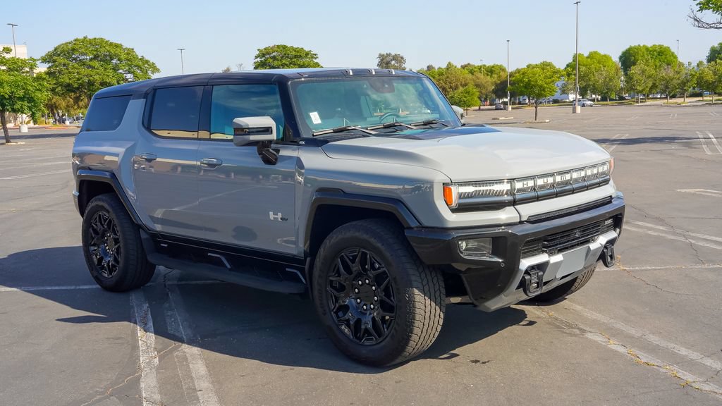 Used 2025 GMC Hummer EV 2X w/ LPO, Cargo Utility Package AWD/4WD image 8