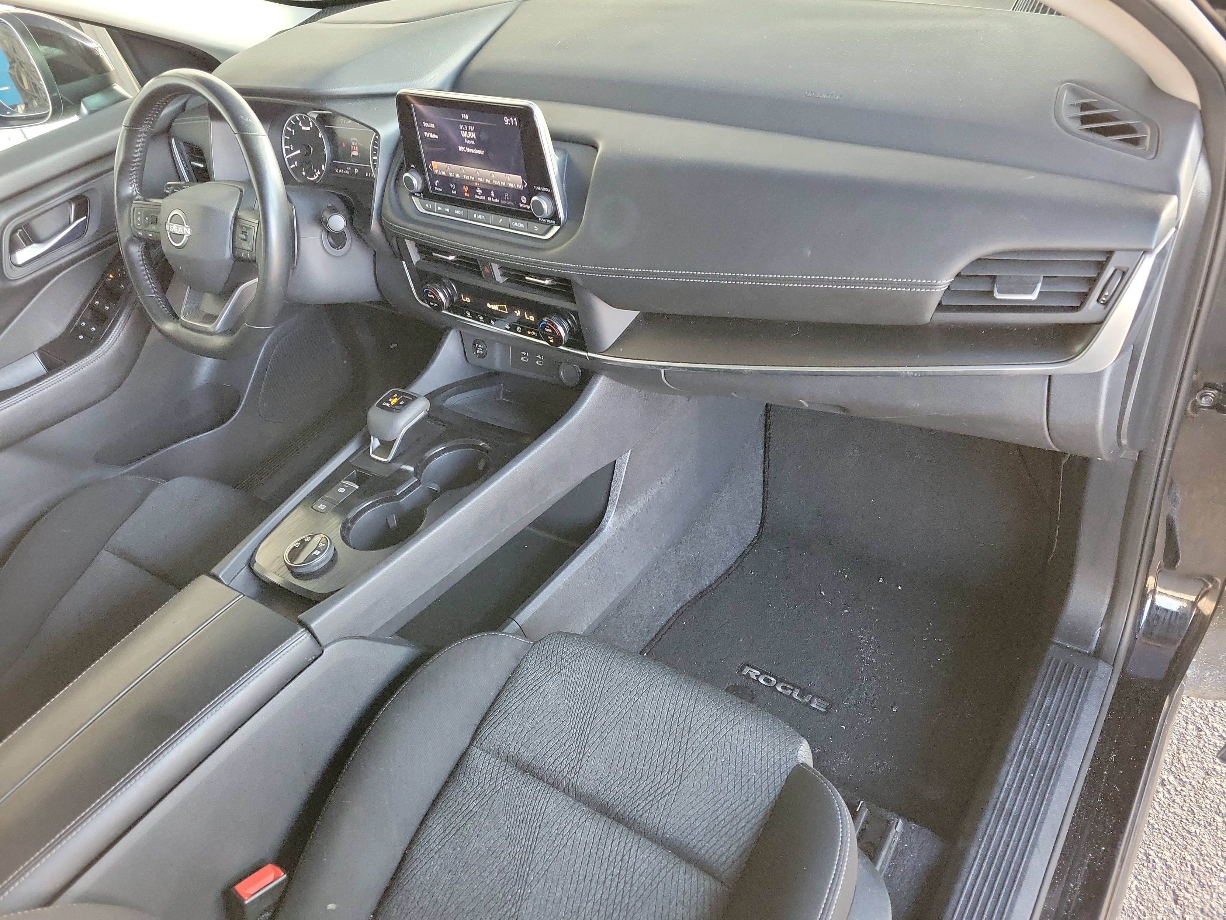 Used 2025 Nissan Rogue SV AWD/4WD image 10