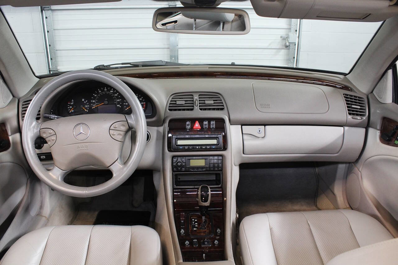 Used 2001 Mercedes-Benz CLK 320 Cabriolet image 14