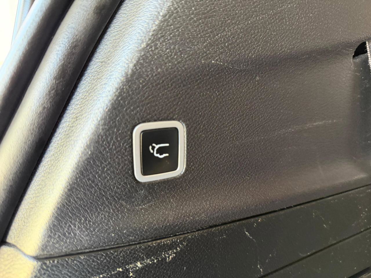 Used 2017 Chrysler Pacifica Limited FWD image 25