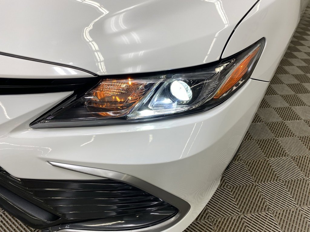 Used 2024 Toyota Camry LE image 4
