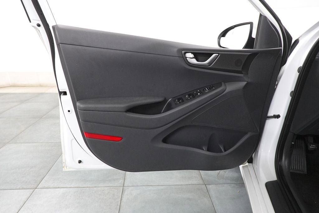 Used 2017 Hyundai Ioniq Blue FWD image 21