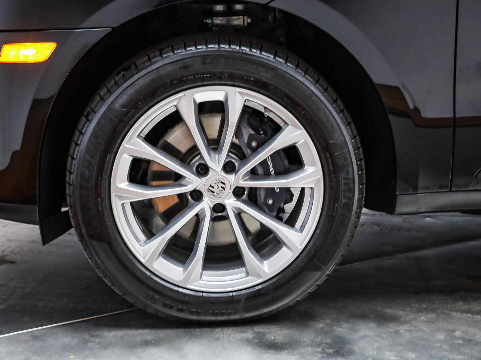 Certified 2026 Porsche Macan AWD/4WD image 10