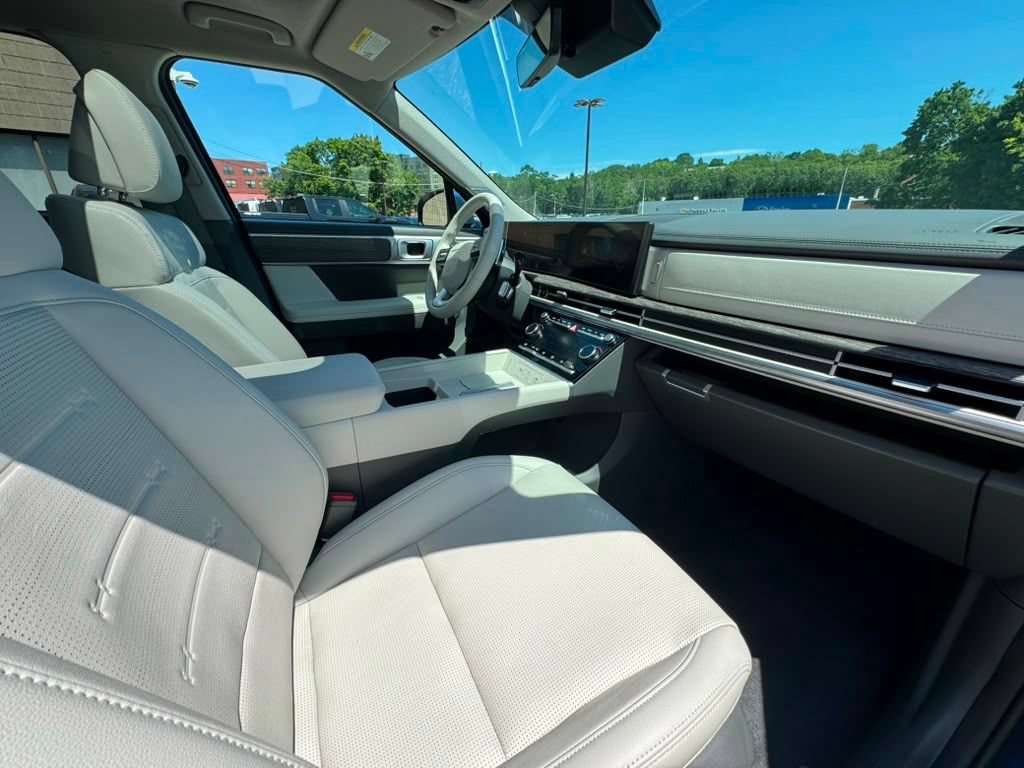 Certified 2026 Hyundai Santa Fe Limited AWD/4WD image 17