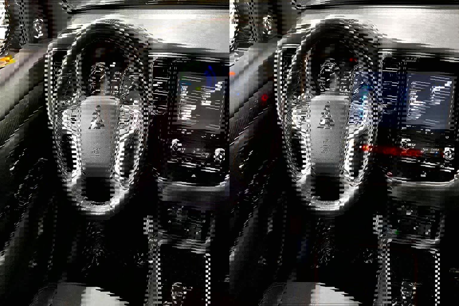 Used 2021 Mitsubishi Outlander LE image 5