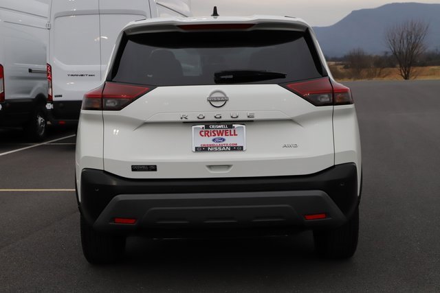 Used 2023 Nissan Rogue S image 5